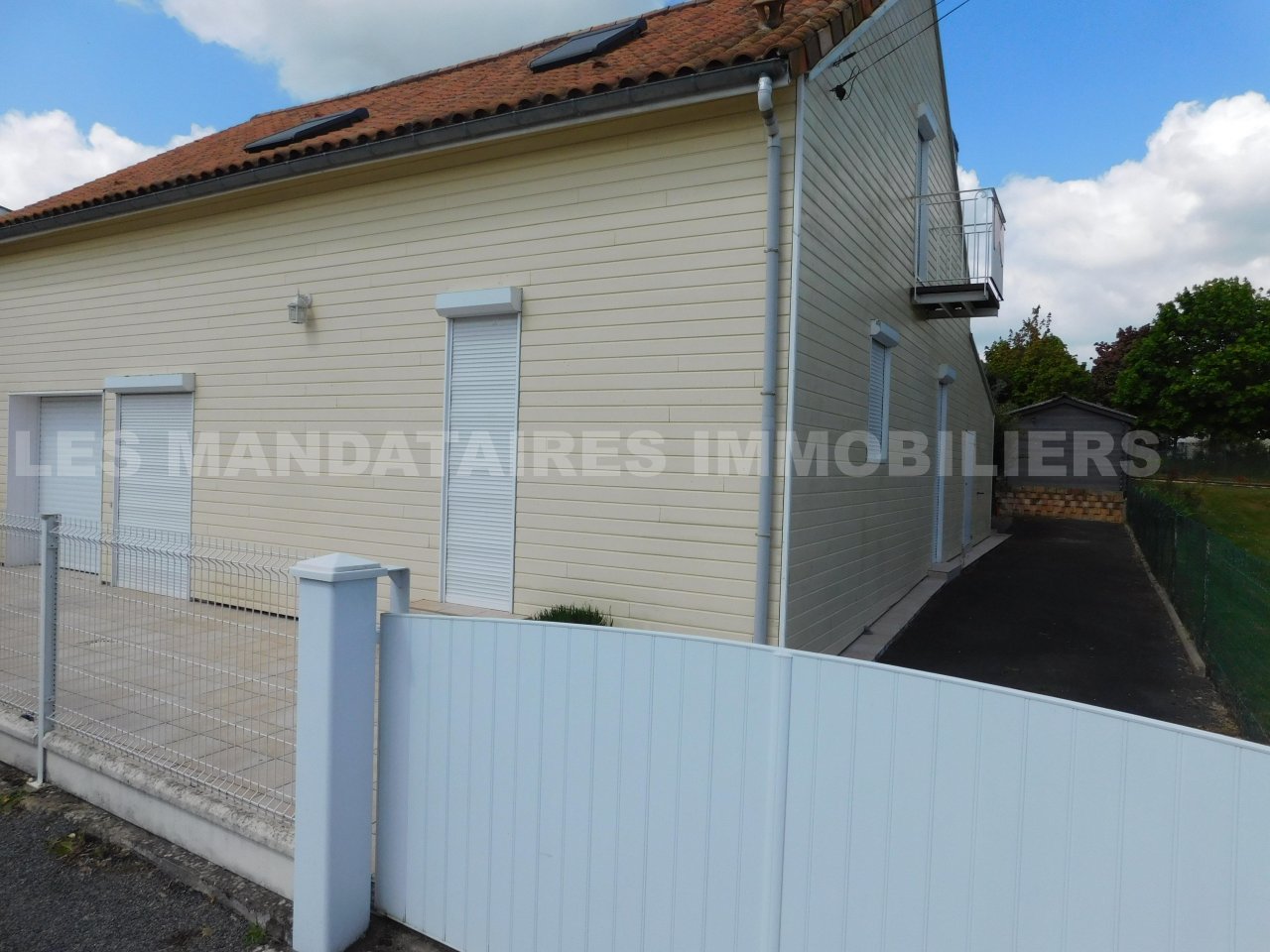 Vente Maison 132m² 7 Pièces à Civray (86400) - Les Mandataires Immobiliers